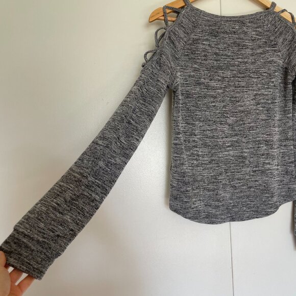 Heather Gray Long Sleeve Strappy Cold Shoulder Top Size S (Brand Unknown) - Picture 2 of 6